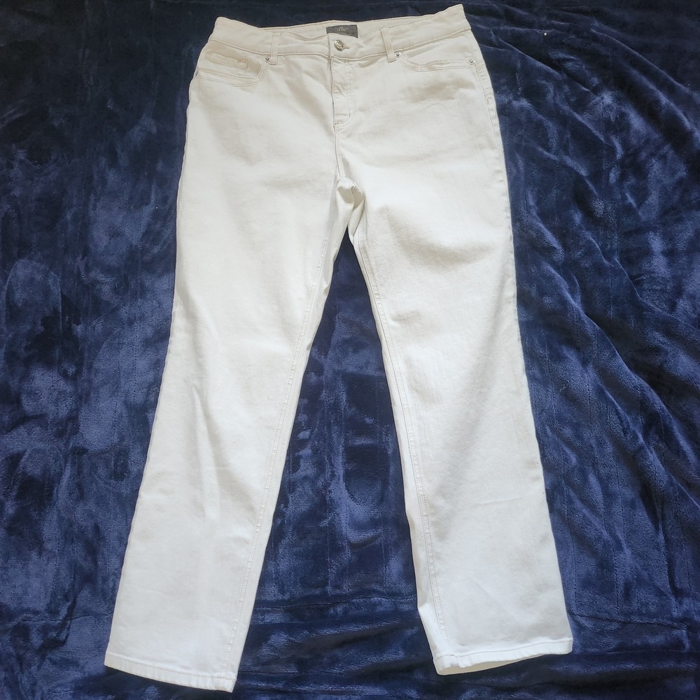 Chico's So Lifting Slimming White Straight Leg Jeans Sz 12 (Chico's 2) Short